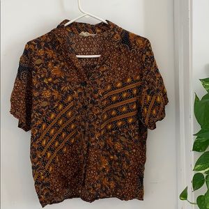 Vintage cropped patterned button down